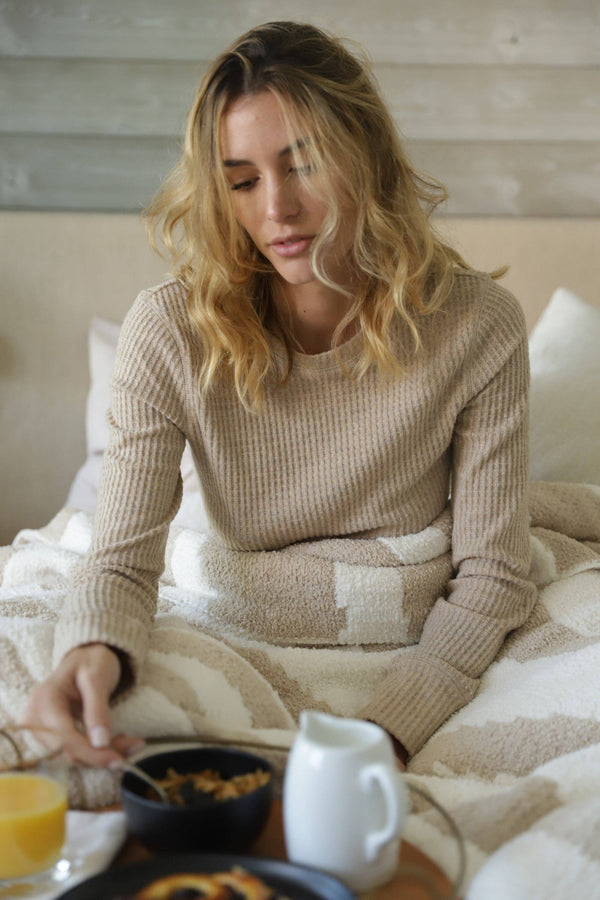 Woodland Throw: Throw / Sahara Tan - Off White
