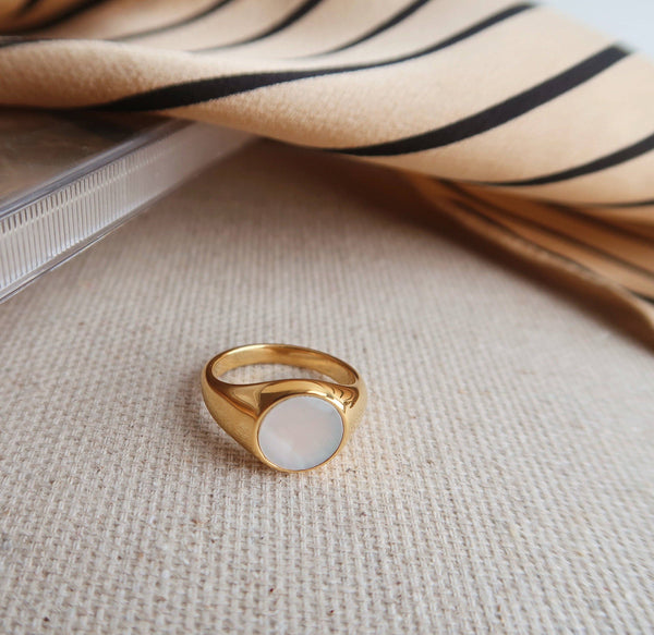 18K Gold Mother of Pearl ring